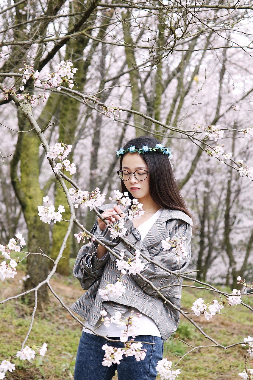 一个质补而善良的姑娘（图ZMTUxOTczMjU2） - 人像摄影 - 站酷设计师佳伟原创素材 - 站酷ZCOOL
