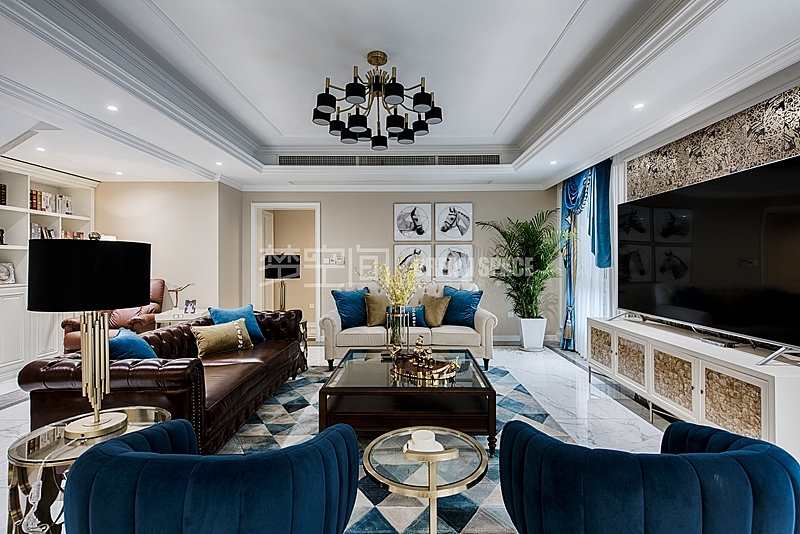 这一行,找到一个靠谱的设计师,
<br>你得对他充分信任,<br><br>不要羞于把自己的思想,生活理念与诉求告诉设计师。<br><br>你我都需要很实在,<br><br>不信任会对双方都造成极大的障碍与损失。