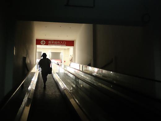 黑白照，我居住的城市（个人主页-ZMjkwOTM3NDA=） - 人文/纪实摄影 - 站酷设计师花臂造型志聪原创素材 - 站酷ZCOOL