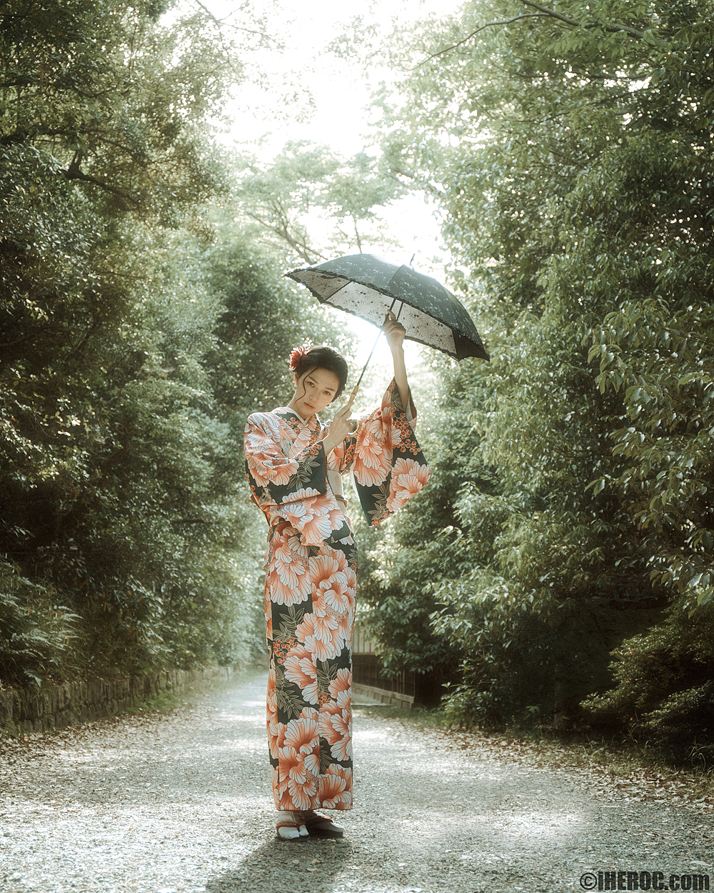 鸭川河畔（图ZOTMyMzI2NTI=） - 人像摄影 - 站酷设计师海螺壳原创素材 - 站酷ZCOOL