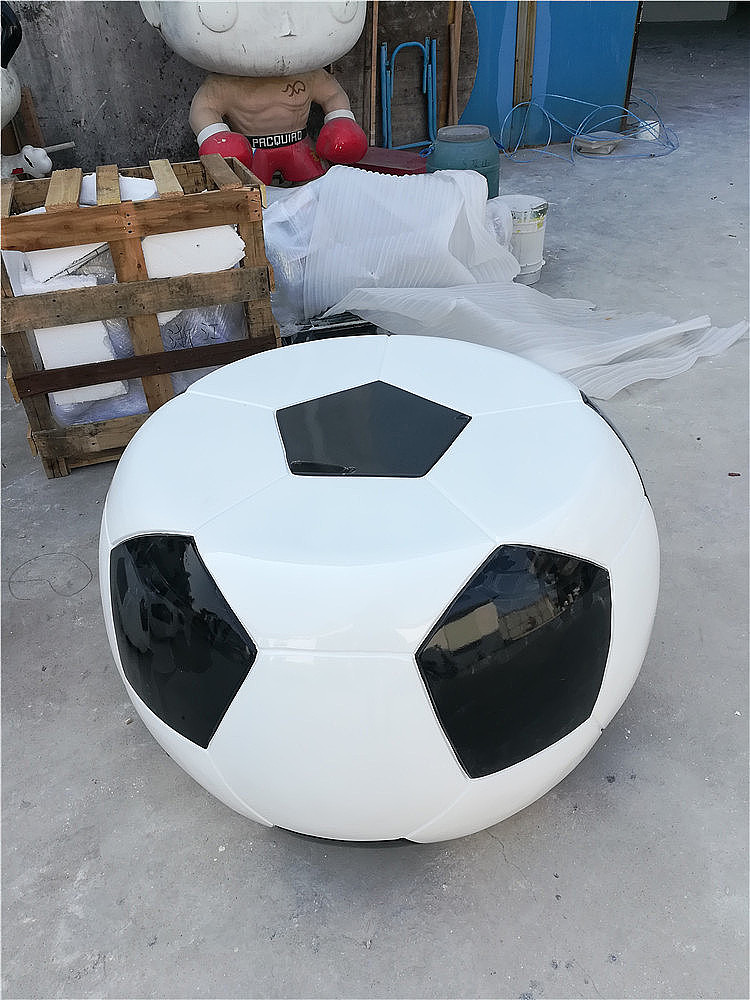 玻璃钢休闲座椅雕塑足球造型休闲椅模型玻璃钢雕塑定制