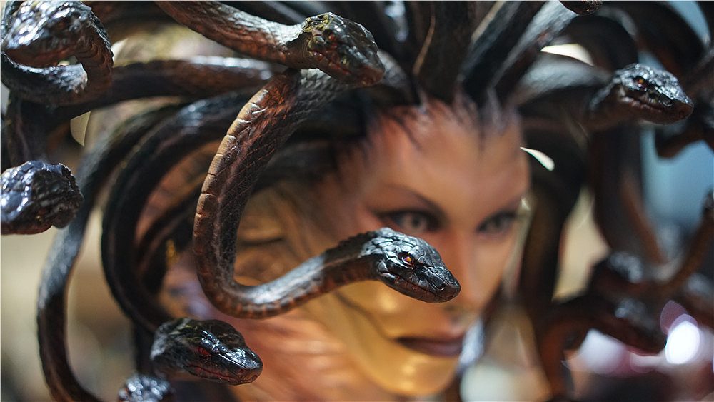 eccstevewang原创作品美杜莎胸像