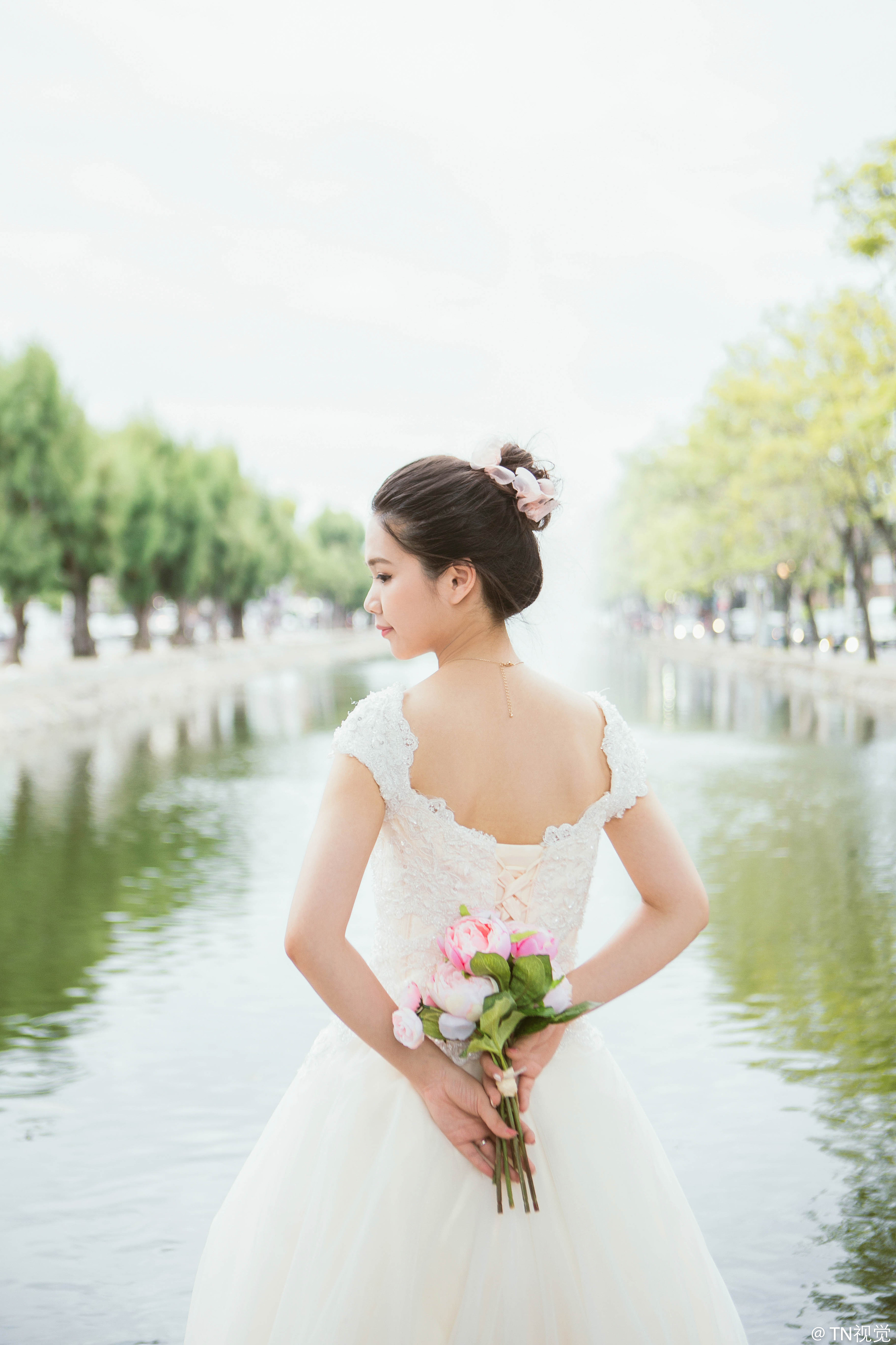 泰国照婚纱_泰国传统婚纱服饰图片(2)