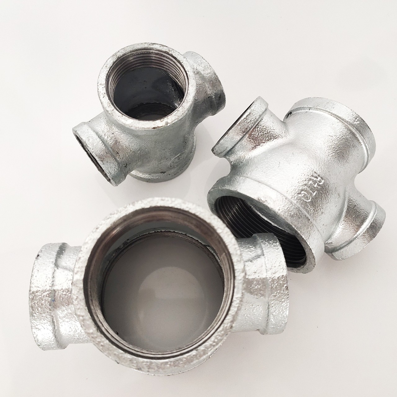 鼎梁镀锌异径四通