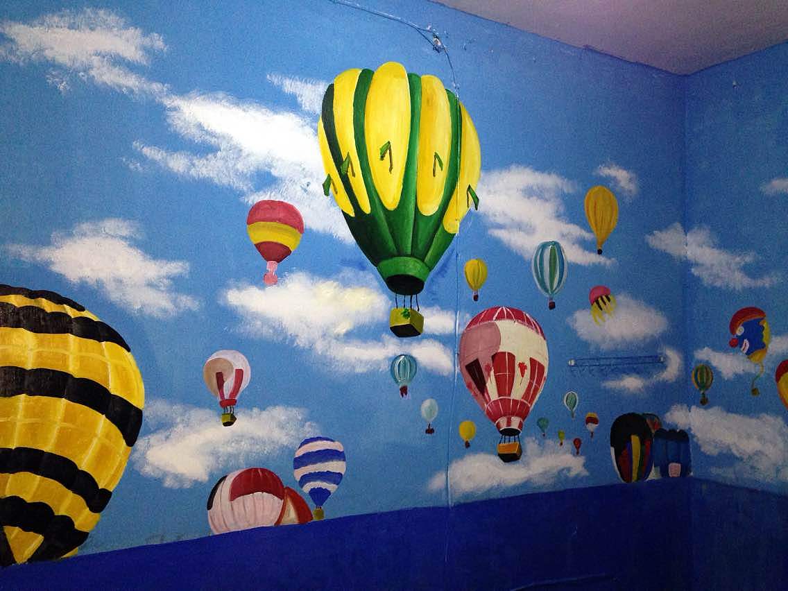 女孩小窝-大热气球 蔚蓝天空 棉花云---_壁尚手绘贵州墙绘-站酷zcool