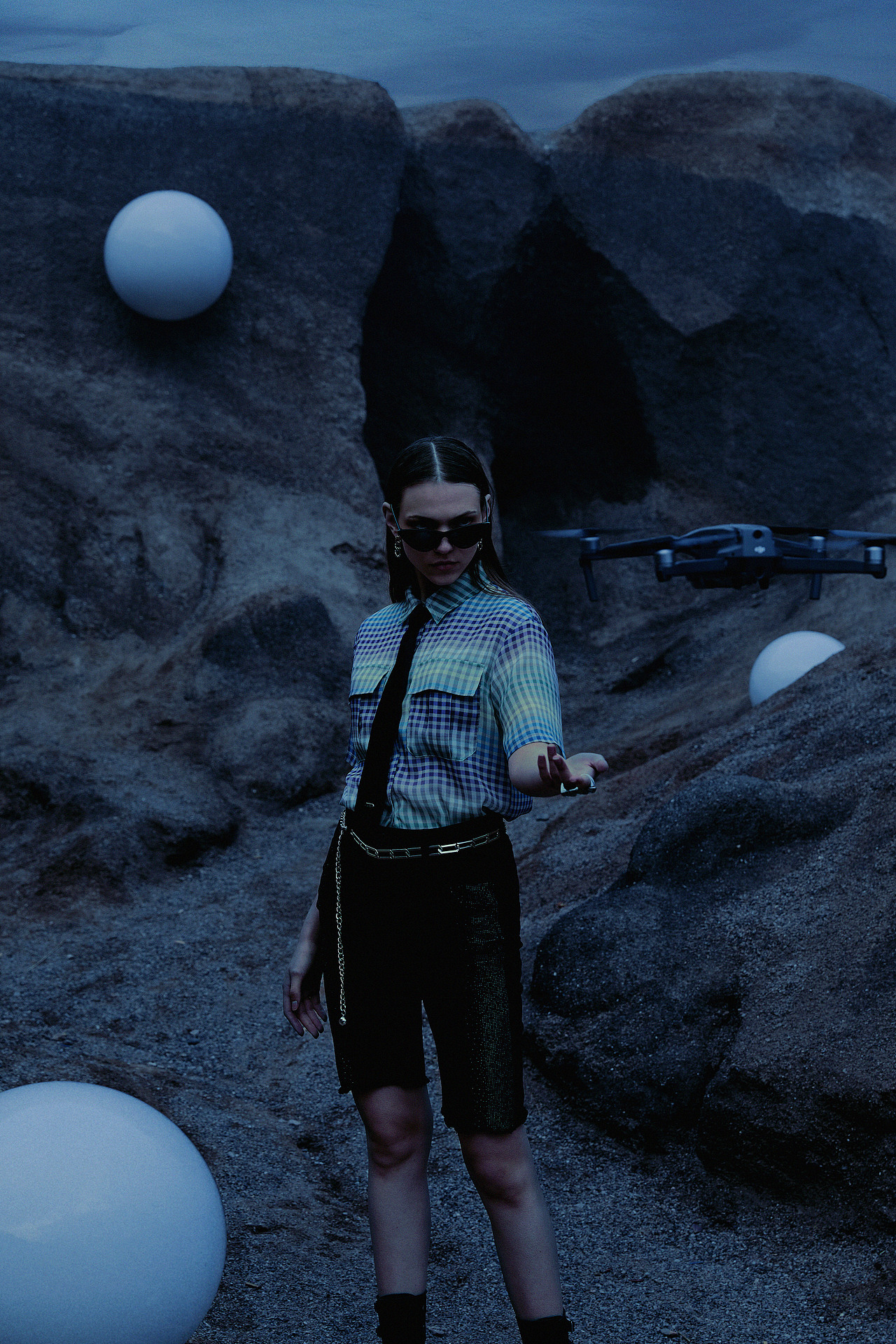 “逃離峽谷事件”（圖ZMjg5NTEwMDg4） - 人像攝影 - 站酷設(shè)計(jì)師知間BETWEEN原創(chuàng)素材 - 站酷ZCOOL