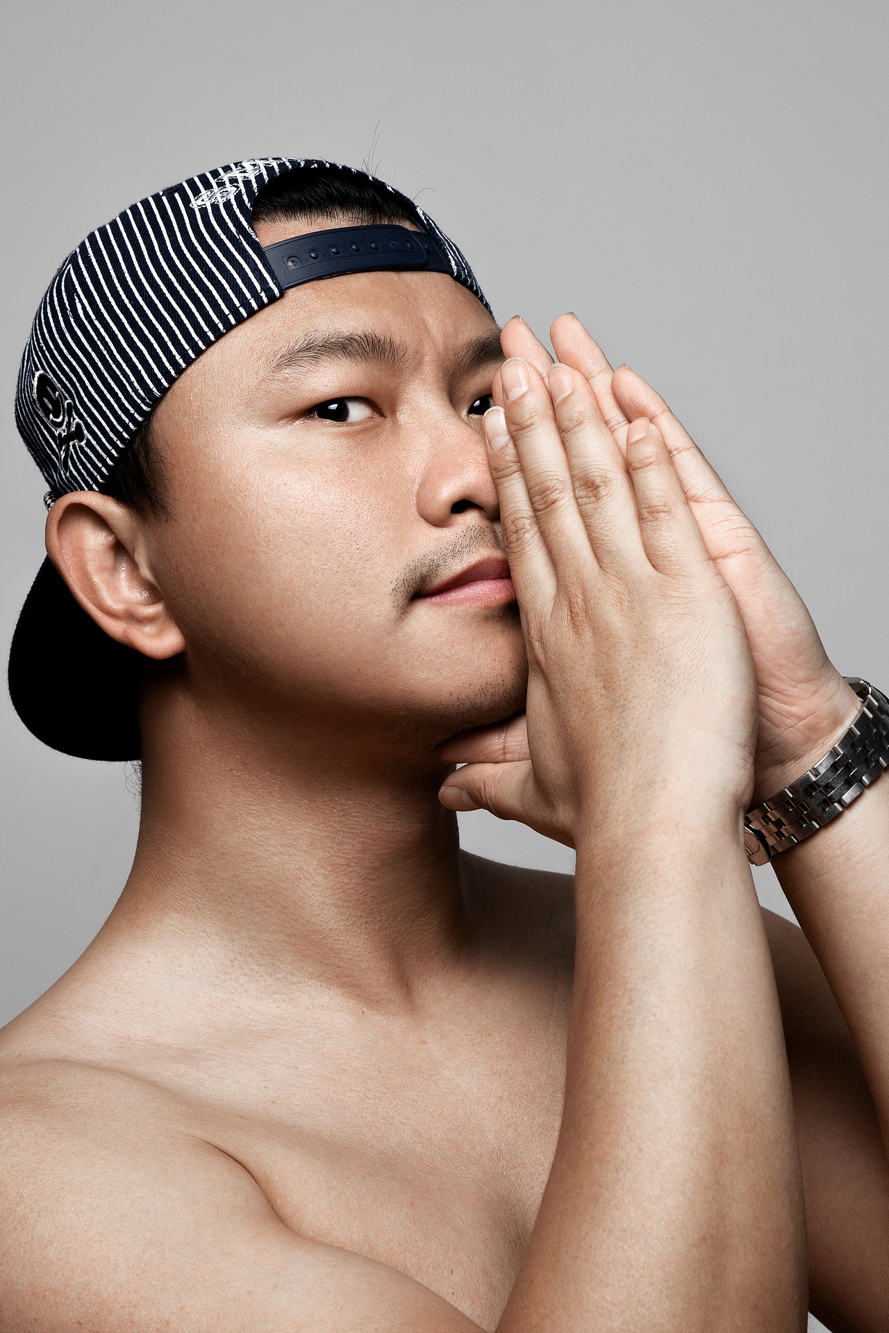 分享收藏暖春岁月静好居家男人男生创意视觉『 pop mart | space