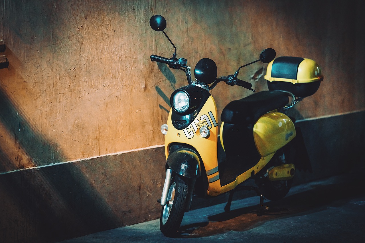 武康路掃街（圖ZMjcwMTU2MjYw） - 人文/紀(jì)實(shí)攝影 - 站酷設(shè)計(jì)師克里空原創(chuàng)素材 - 站酷ZCOOL