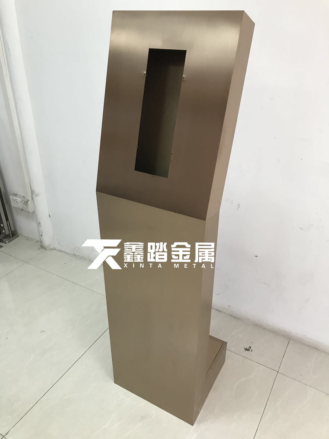 小区双色不锈钢门口机立柱拉丝玫瑰金不锈钢门口机立柱