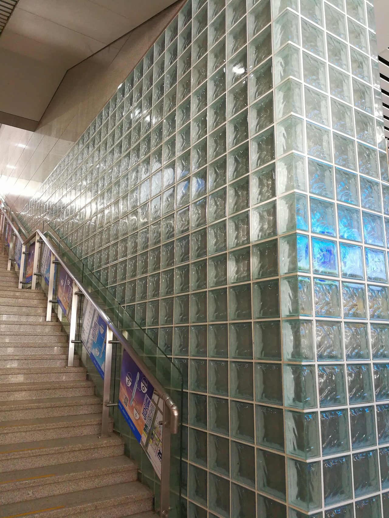 双层玻璃幕墙结构特点及适用范围-广东信鼎建设工程有限公司