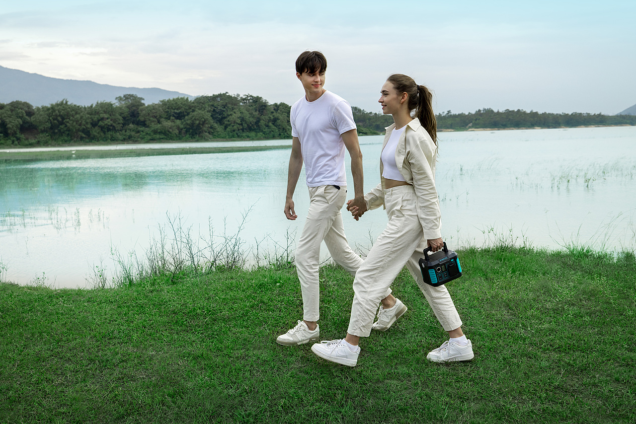 罗马仕雷霆系列 RS300-1500 户外电源拍摄