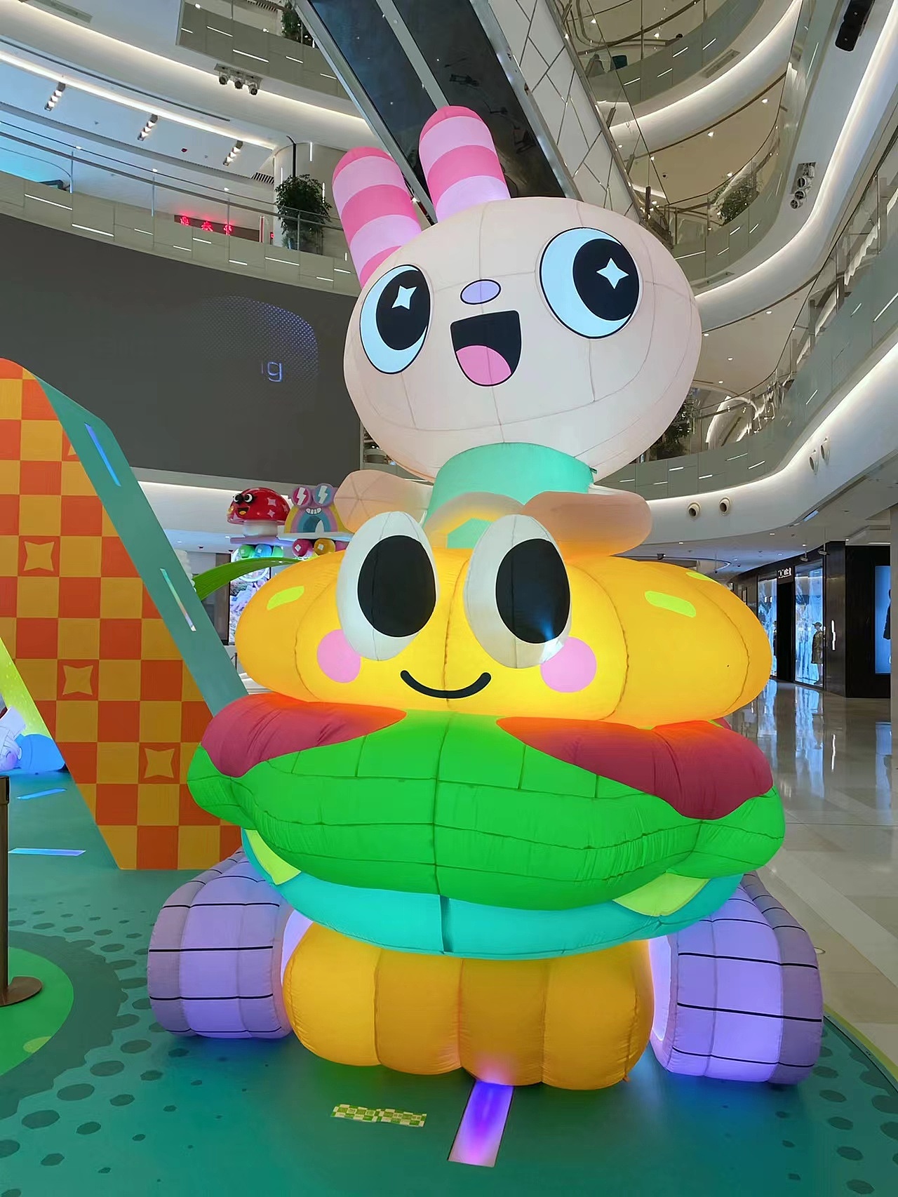 大明气模——上海环茂商场美陈气模