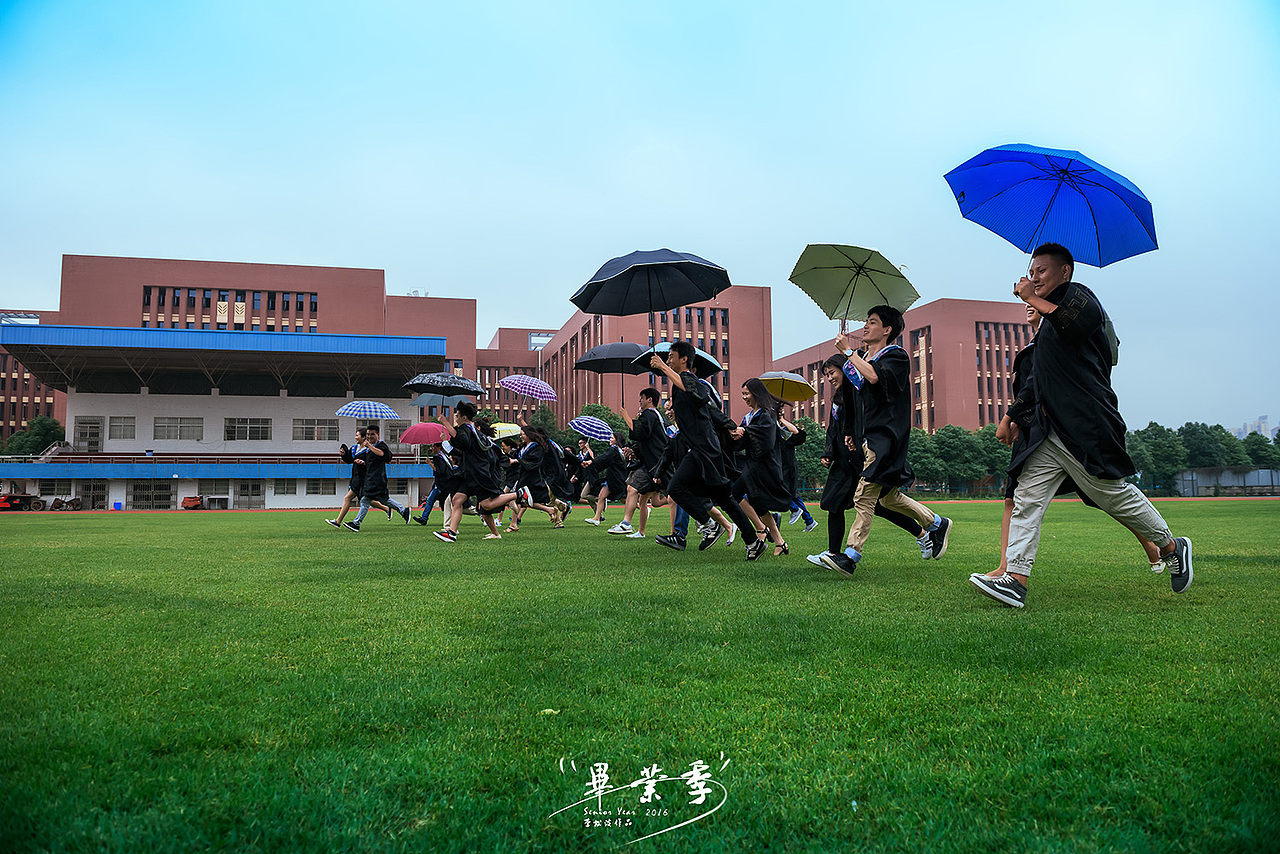 大学和我们（图ZNTIxNDMzNTY=） - 人像摄影 - 站酷设计师摄影李松波原创素材 - 站酷ZCOOL