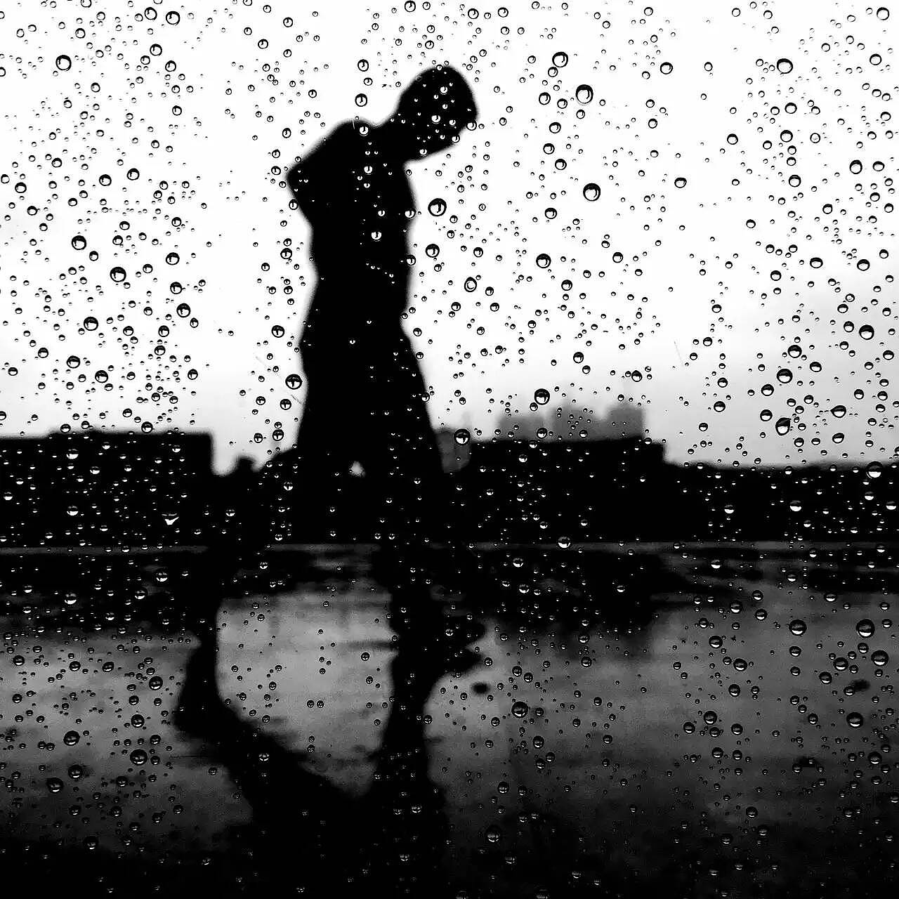 虽然此刻的心情是复杂的,但还是要压抑,留住情绪.