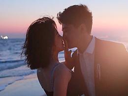 夕陽下的天空，海的浪漫。