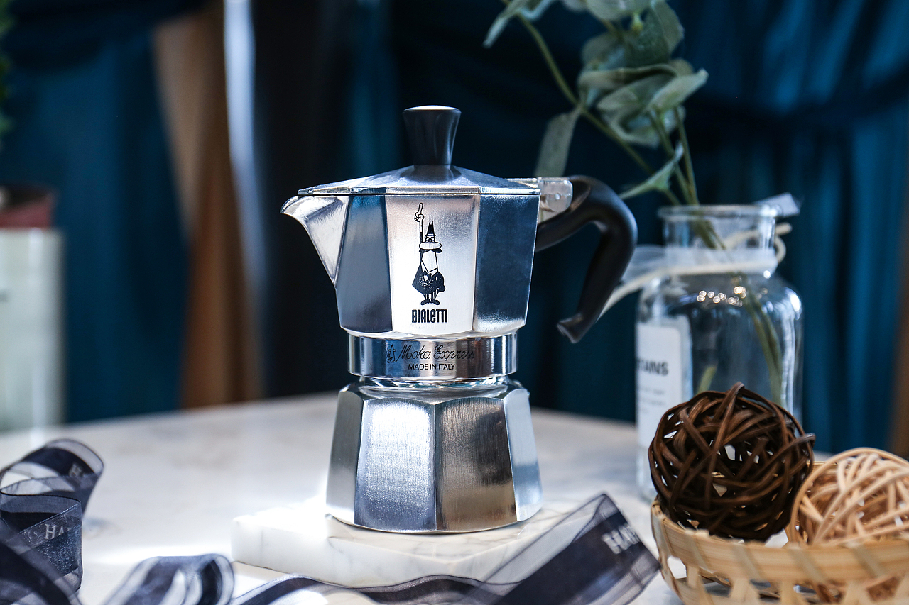 比樂蒂bialetti摩卡壺?cái)z影（圖ZMjE1ODk2ODg4） - 產(chǎn)品攝影 - 站酷設(shè)計(jì)師蘇小悠原創(chuàng)素材 - 站酷ZCOOL