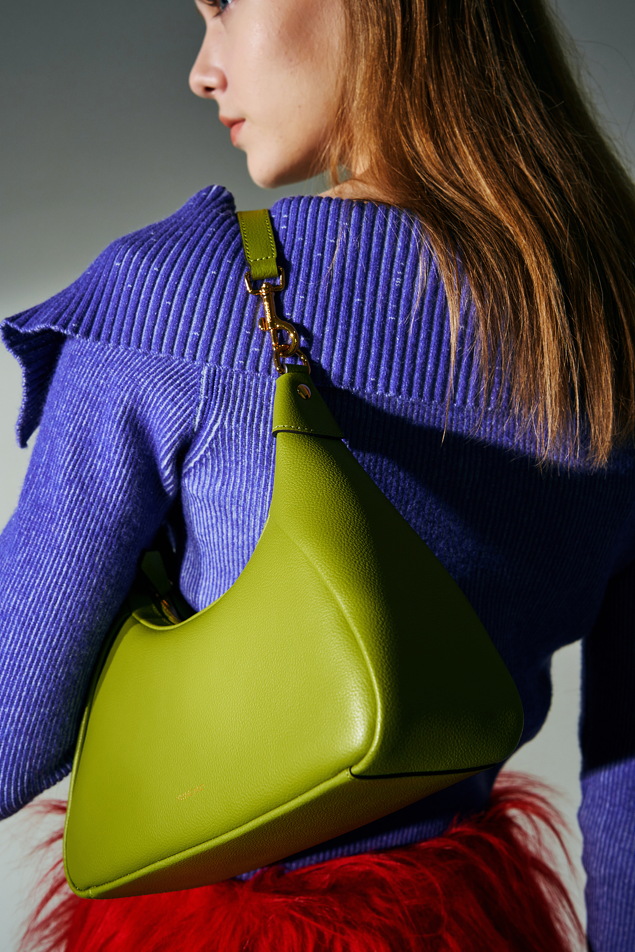 女士皮包拍摄|时尚摄影|商业灯光拍摄|高级感牛角包