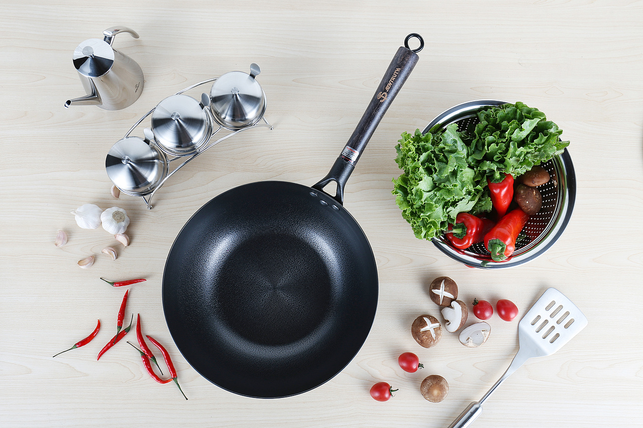 你看这个锅它又大又圆~