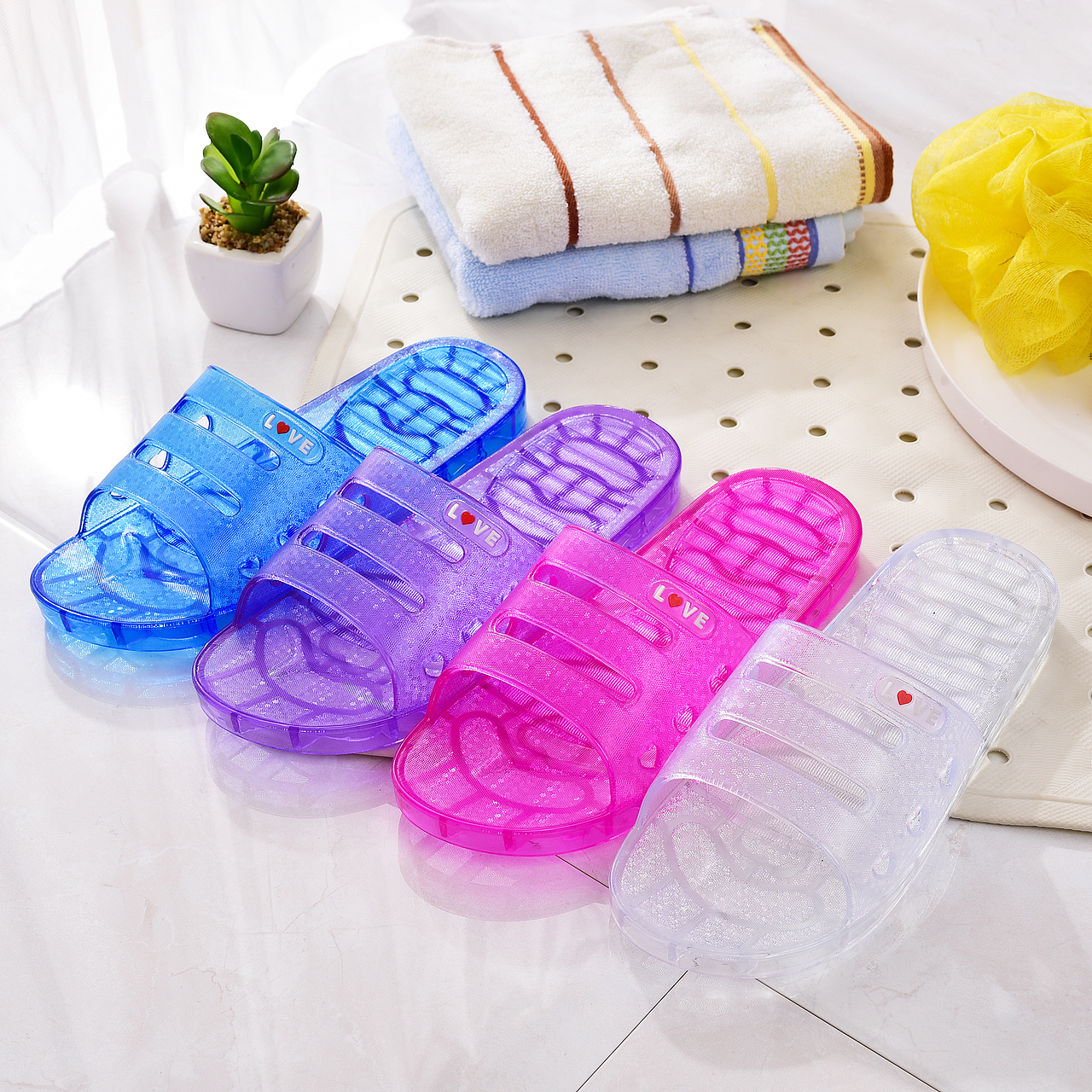 水晶拖鞋（图ZMTY2OTUyMDg4） - 产品摄影 - 站酷设计师潮阳摄影原创素材 - 站酷ZCOOL