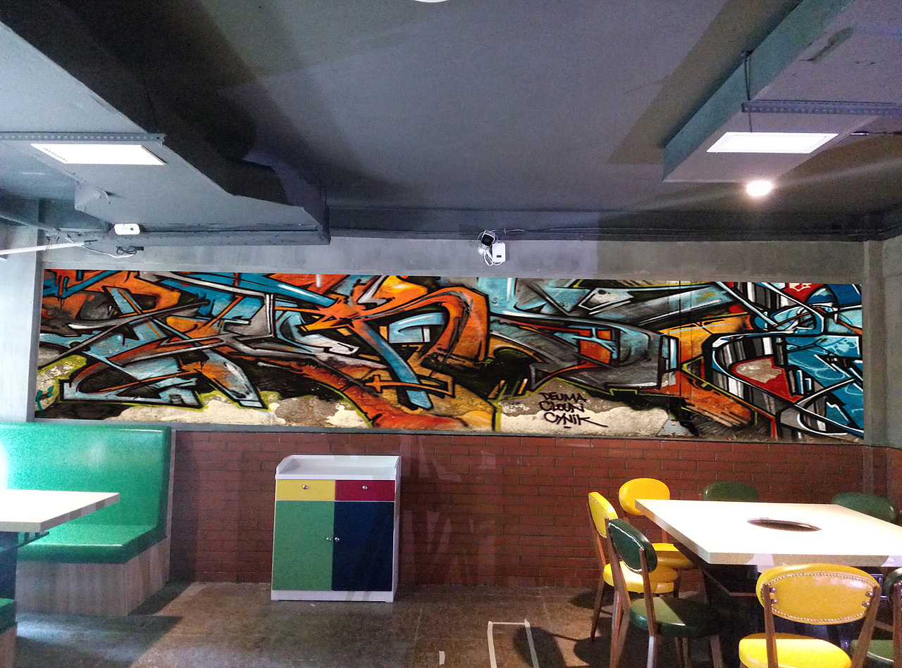 大一给学校周围商家画的