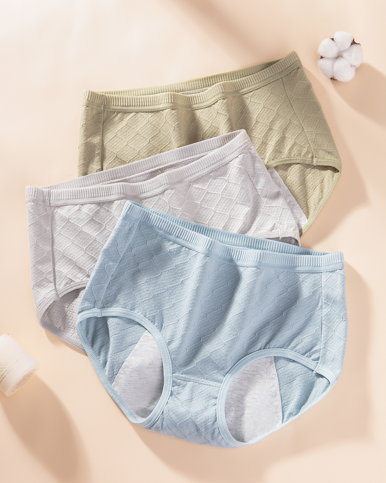 暖色调风格女士内裤拍摄