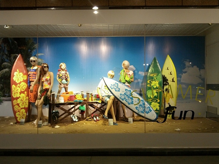 夏季橱窗——浪板道具等展示定制