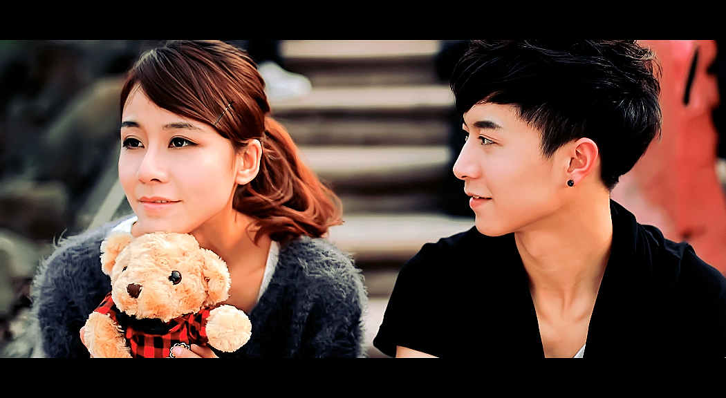 焰城022011草根静态电影上传有限制只能分开发了