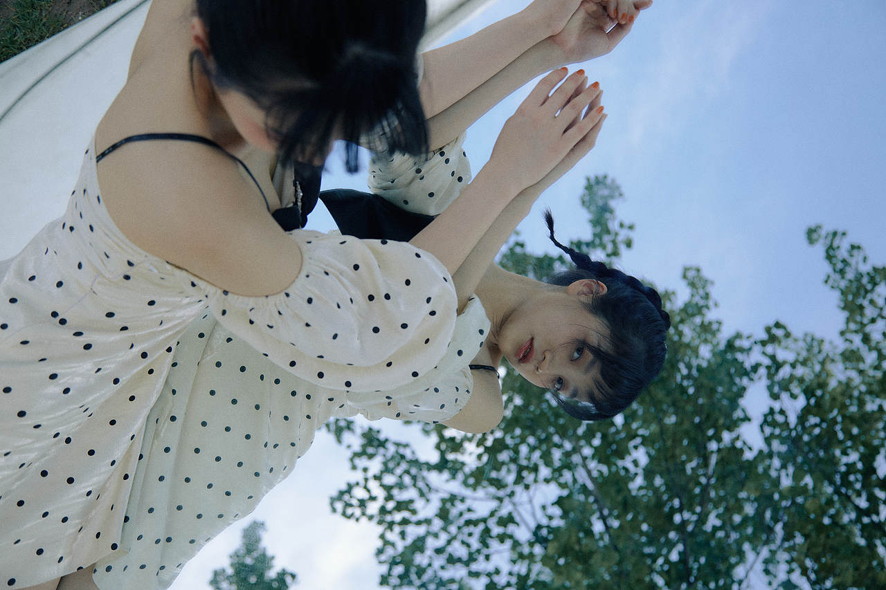 | 艺人拍摄 |李曼妮