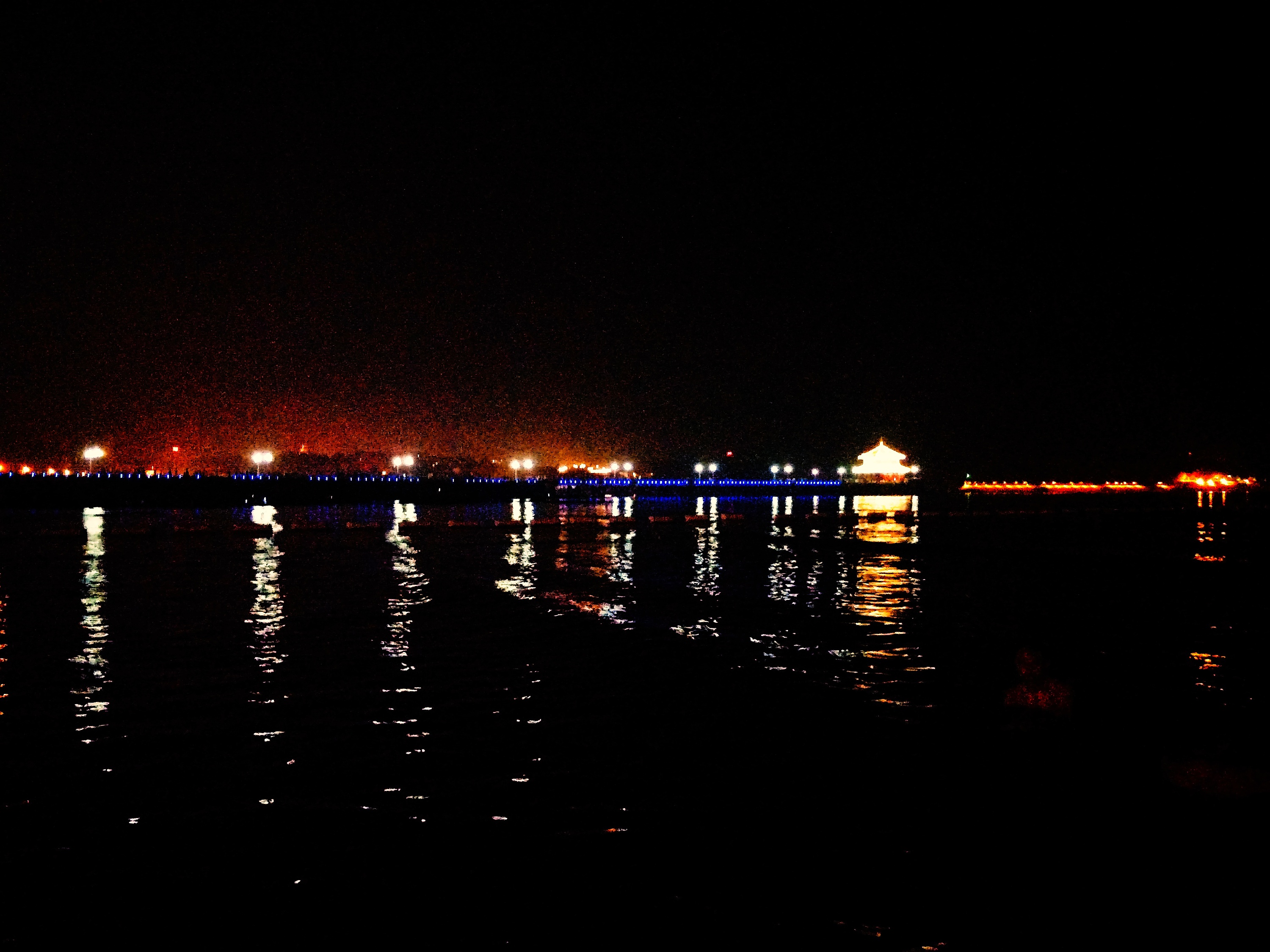 海边夜景文案图片