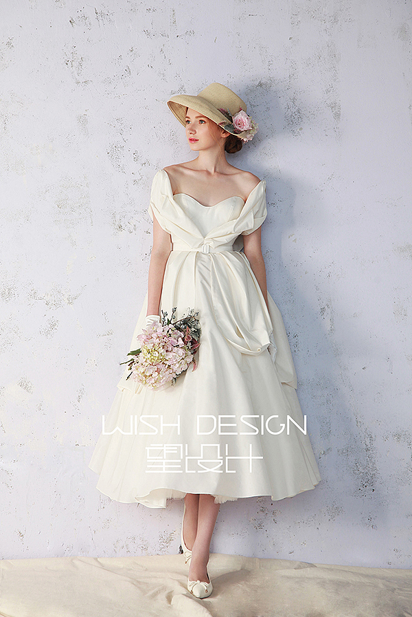 了解更多婚纱设计资讯,请关注微信公众号wishdesign,新浪微博@婚纱设计师兰奕。