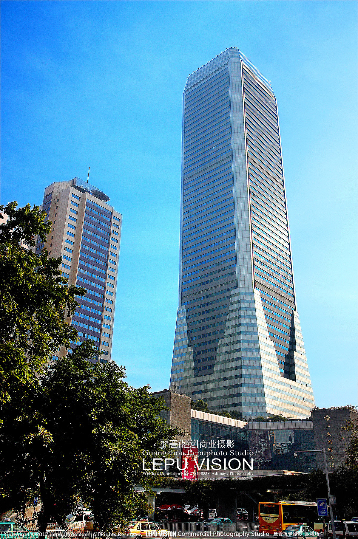 城市建筑外景夜景风景摄影图片