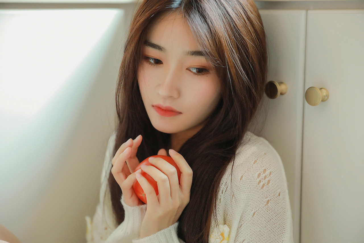 记得把普通的生活变得浪漫一些🍅（图ZMjUwMDk3NTMy） - 人像摄影 - 站酷设计师纪然Satan原创素材 - 站酷ZCOOL