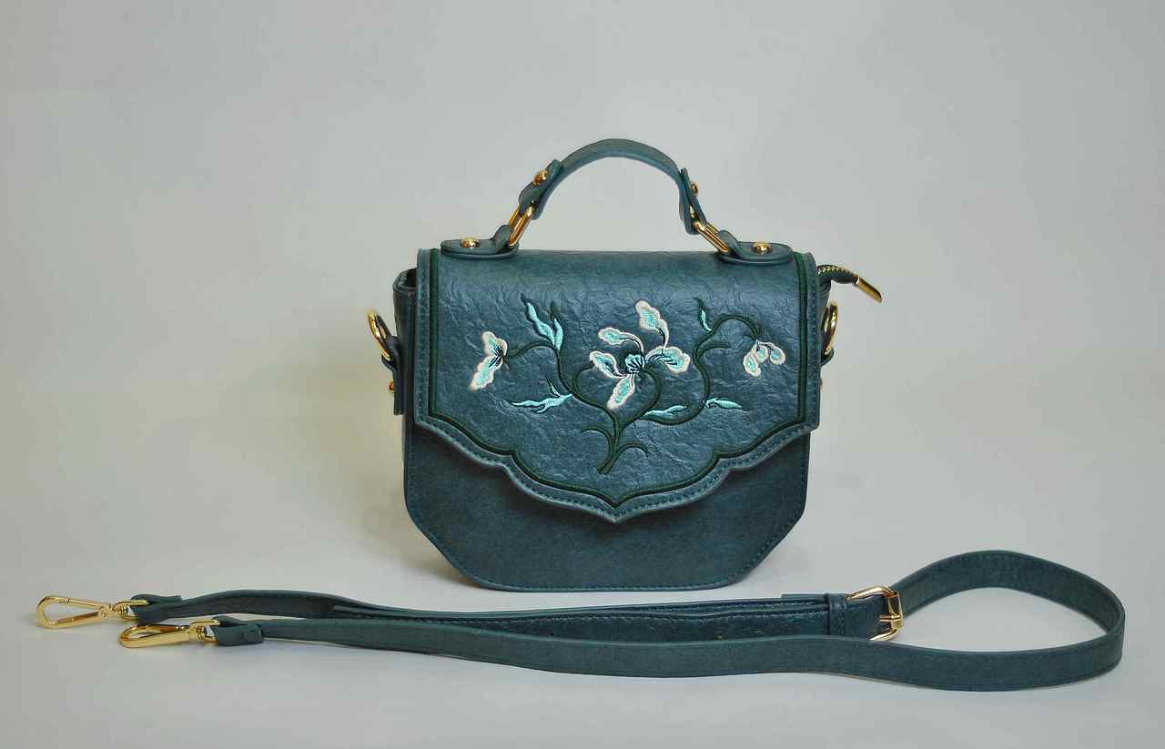 《前世今生》系列缠枝纹刺绣包|手工艺|工艺品设计|肖东家_原创作品-