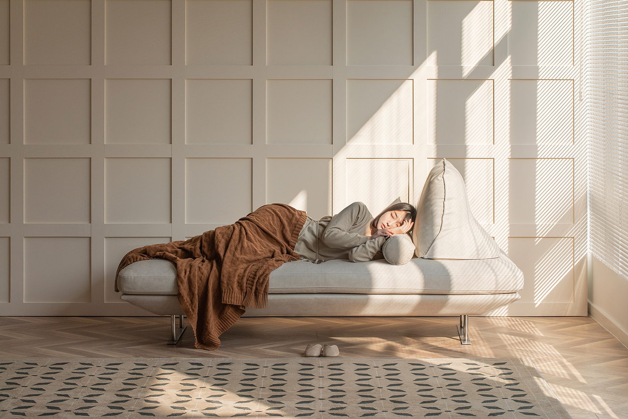 静物摄影｜#生野安室# 沙发·麦芬与Prado 🛋️（图ZMjg3ODM3MjU2） - 产品摄影 - 站酷设计师绘食集原创素材 - 站酷ZCOOL