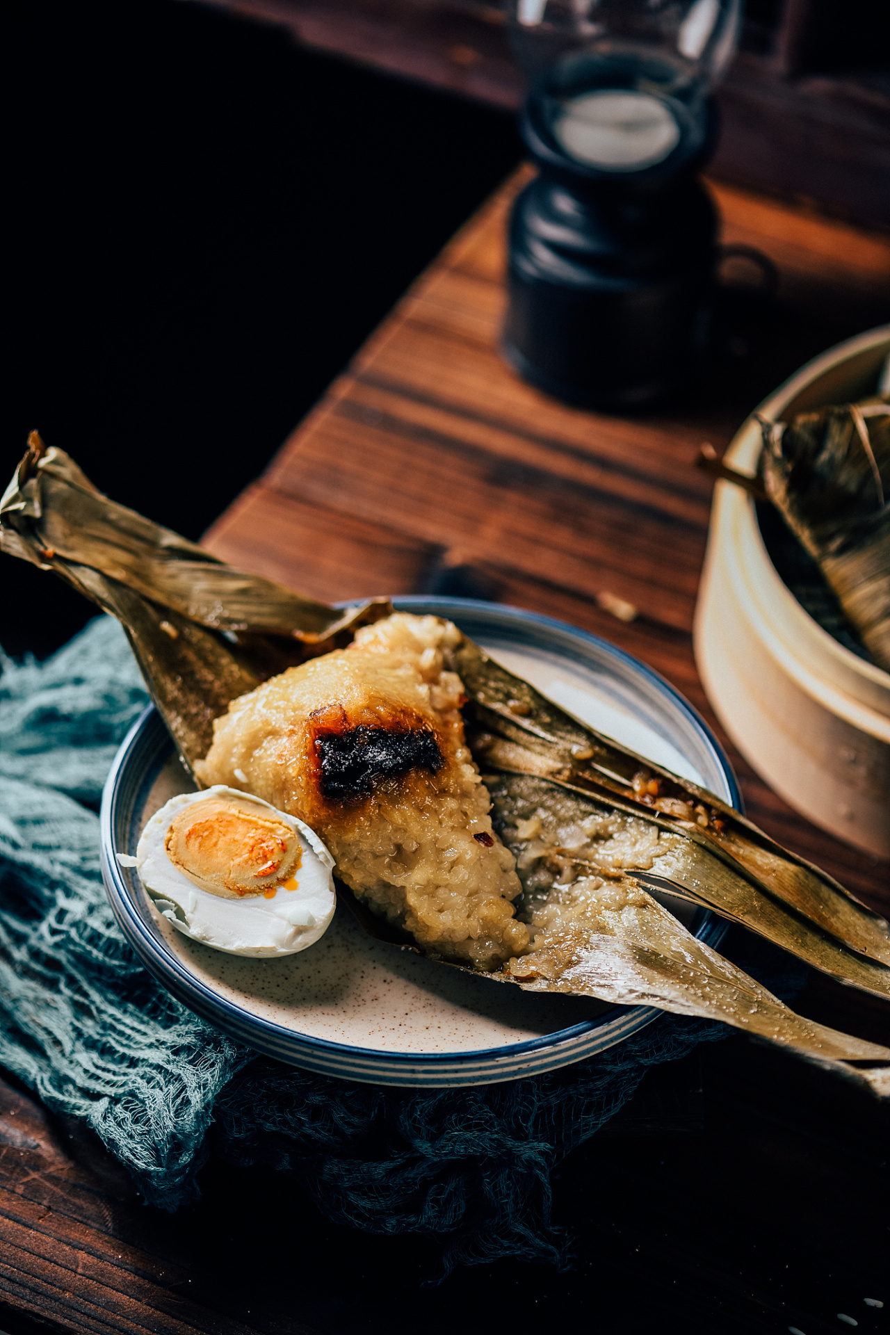 端午节糯米红枣食物粽子摄影图高清摄影大图-千库网
