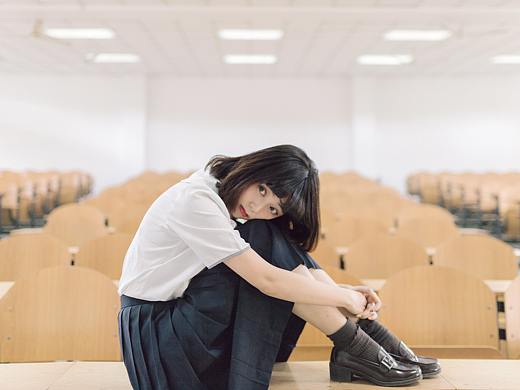 少女胜过所有诗歌