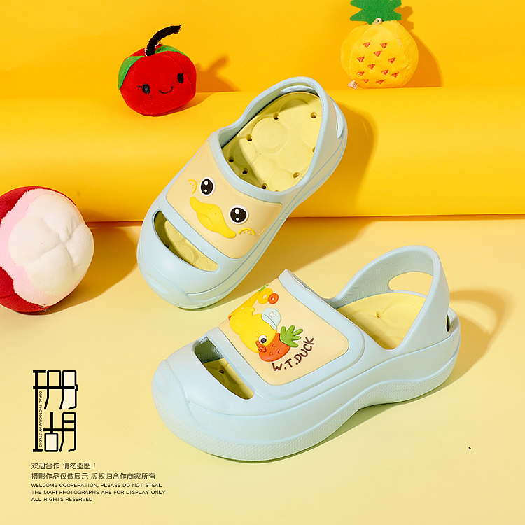 让宝宝享受踩水乐趣