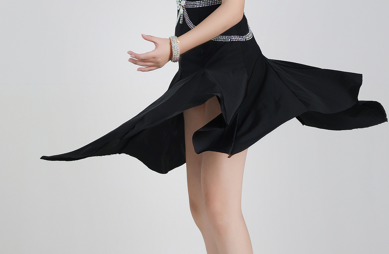 舞蹈服纯色底拍摄