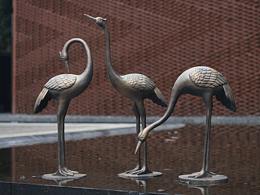 仿铜水池仙鹤雕塑