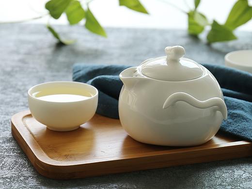 几张白瓷