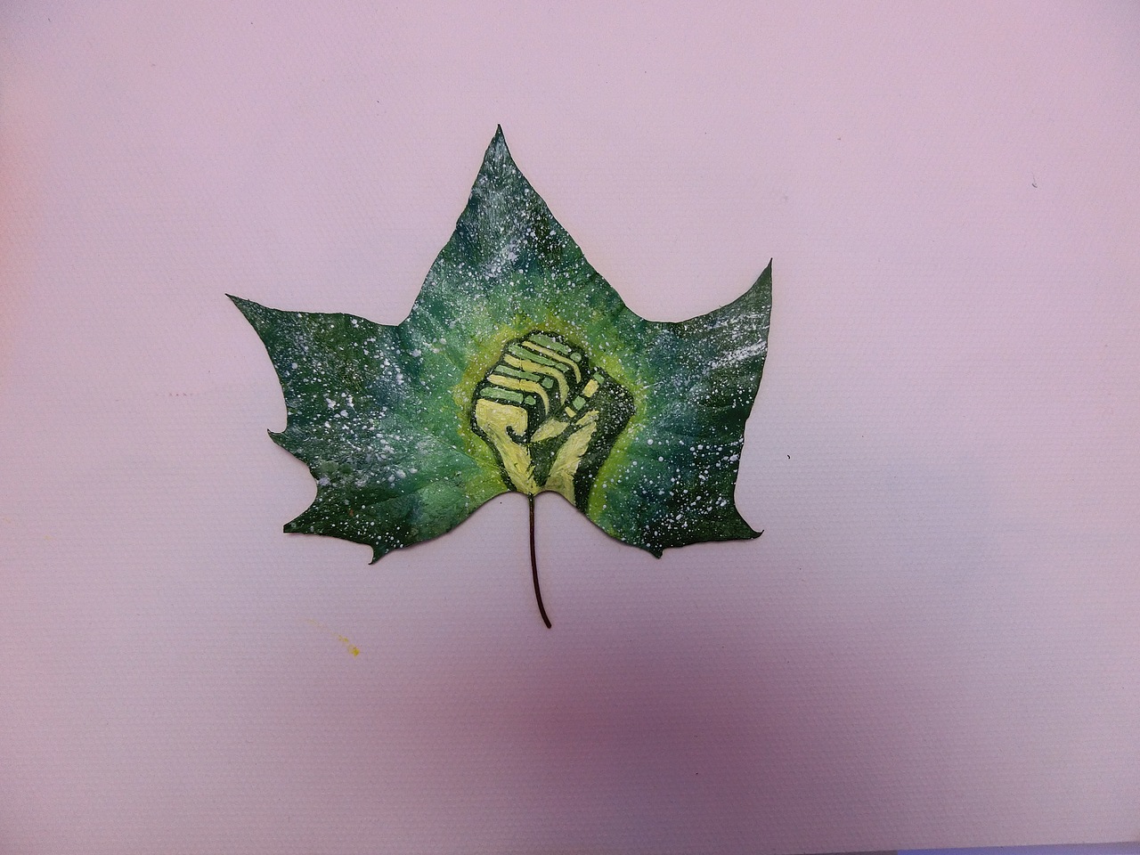 树叶上画画（图ZNjY4NDE1OTI=） - 其他手工艺 - 站酷设计师007小丑先生原创素材 - 站酷ZCOOL