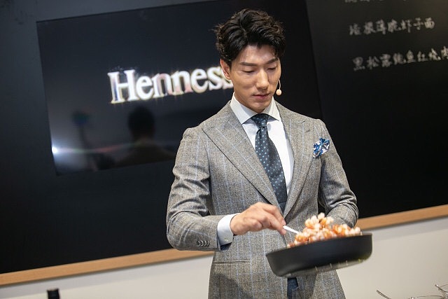 张亮、何穗、周一围POP-UP店长（图ZMTE2MjczMzk2） - 宣传片 - 站酷设计师新智联想GZ原创素材 - 站酷ZCOOL