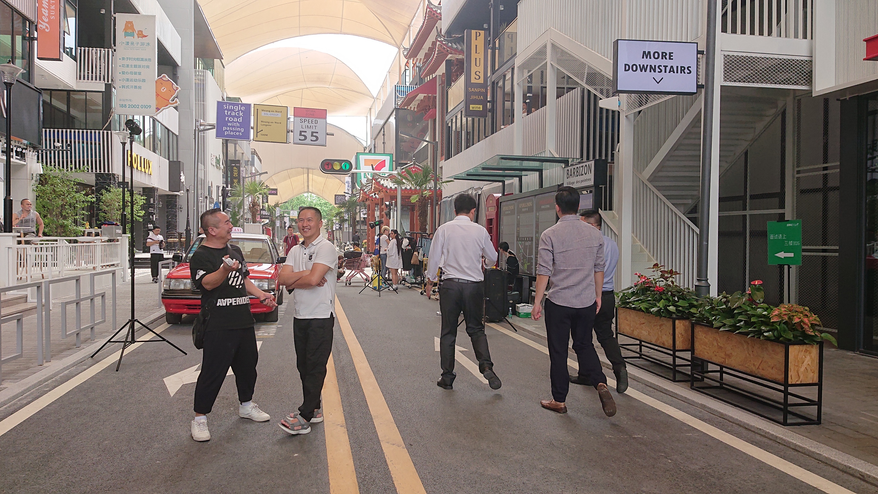 尚美实景装饰网红商业街装饰整体方案执行让艺术与时尚