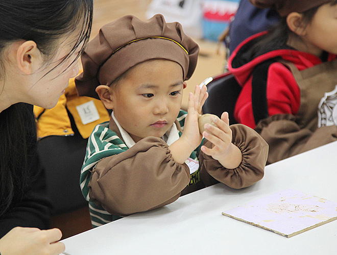 开陶艺店时指间儿童DIY项目不容错过