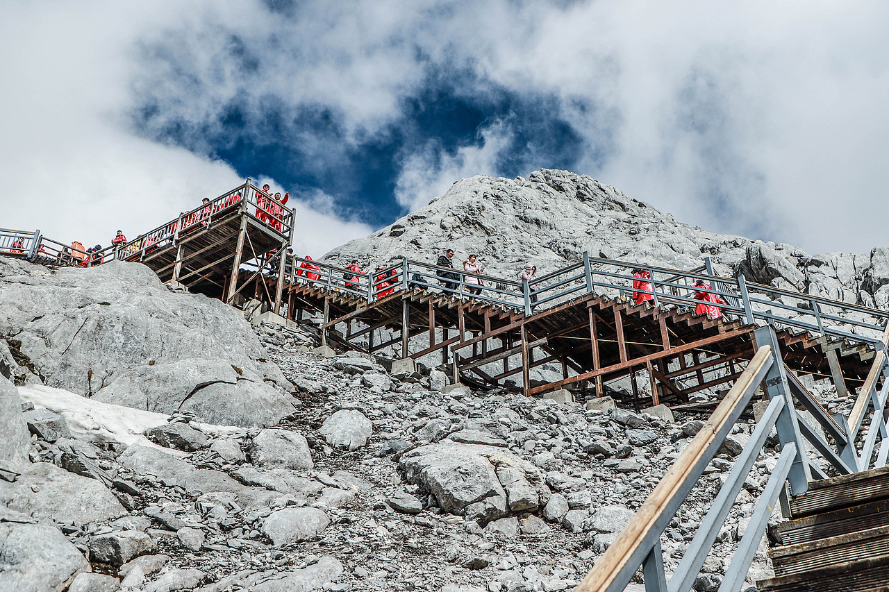 玉龙雪山 石林游