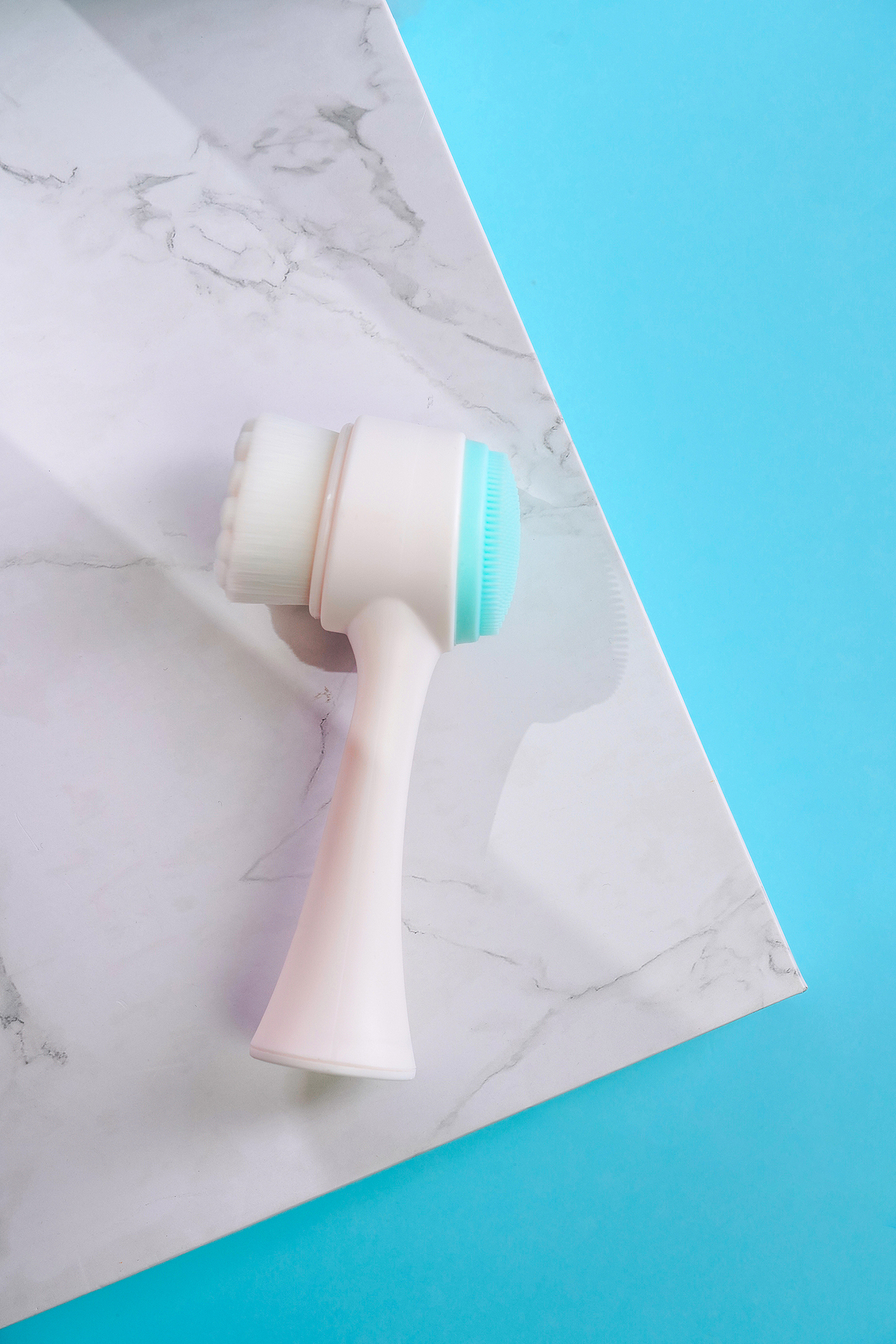 硅胶洗脸刷（图ZMTkwNjQ5Njky） - 产品摄影 - 站酷设计师美林美妆视觉摄影原创素材 - 站酷ZCOOL