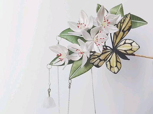 想展现梨花院落溶溶月