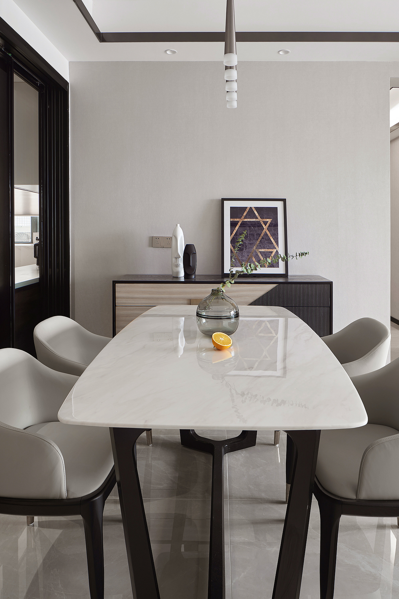 游走在感性边缘的理性空间 | 住宅设计