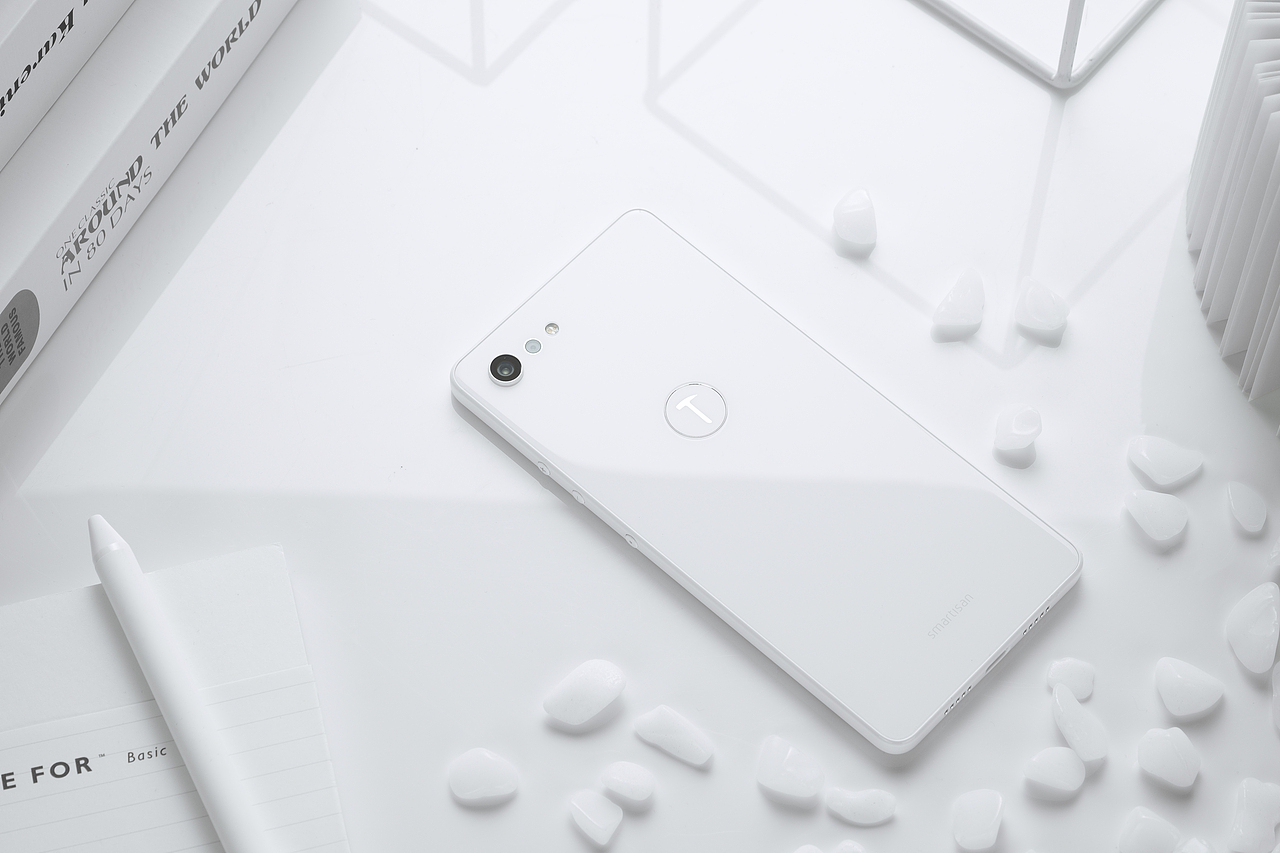 锤子科技坚果手机Pro 2S纯白色 山峦湖海 风光无限