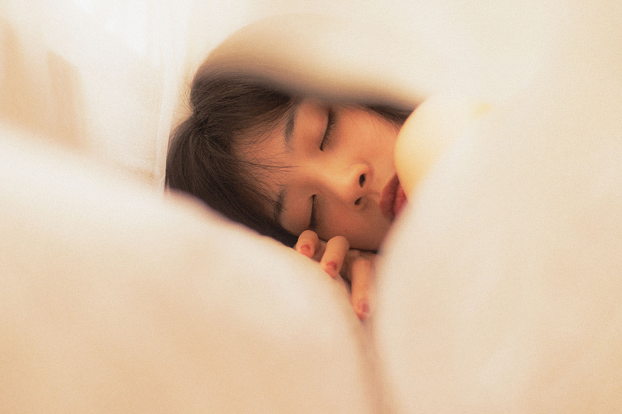 在阳光灿烂的日子里活成诗（图ZMjQ1NTM1Njk2） - 人像摄影 - 站酷设计师川枫铃木原创素材 - 站酷ZCOOL